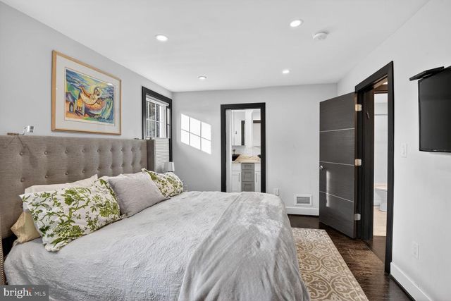 6101 SWANSEA ST, Bethesda, MD 20817