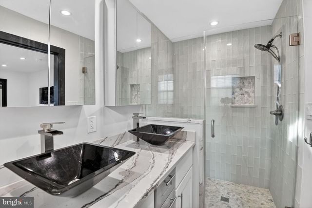 6101 SWANSEA ST, Bethesda, MD 20817