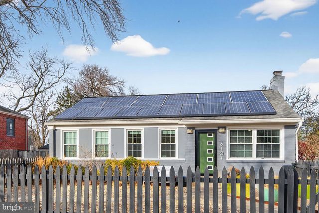 6101 SWANSEA ST, Bethesda, MD 20817