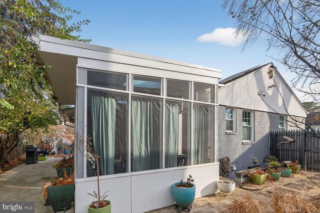 6101 SWANSEA ST, Bethesda, MD 20817