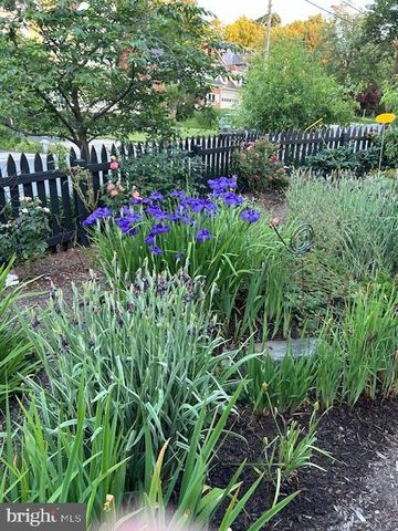 6101 SWANSEA ST, Bethesda, MD 20817