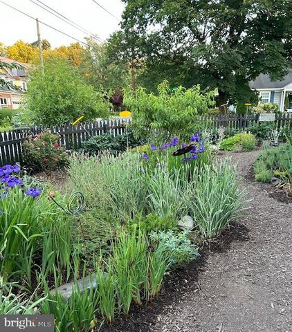 6101 SWANSEA ST, Bethesda, MD 20817