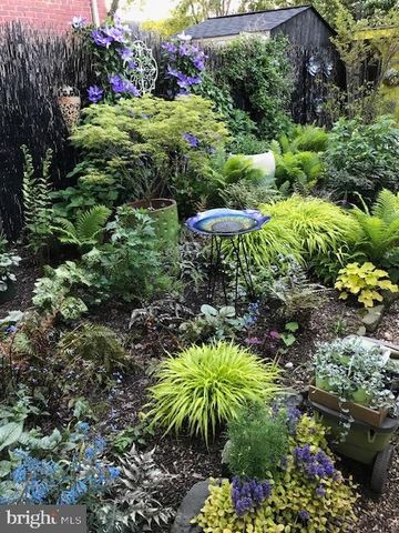 6101 SWANSEA ST, Bethesda, MD 20817