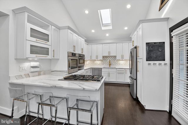 6101 SWANSEA ST, Bethesda, MD 20817