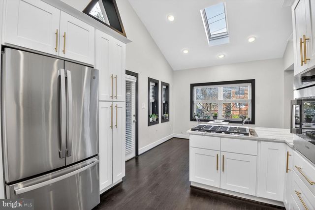 6101 SWANSEA ST, Bethesda, MD 20817