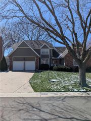 5251 W 129th Terrace, Leawood, KS 66209