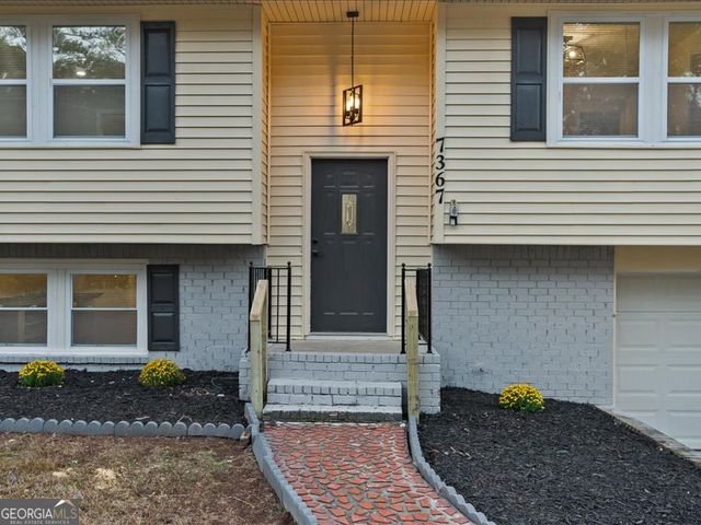 7367 Bethsaida Drive, Riverdale, GA 30296