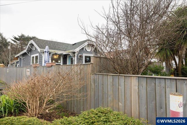 326 Highway 101, Rockaway Beach, OR 97136