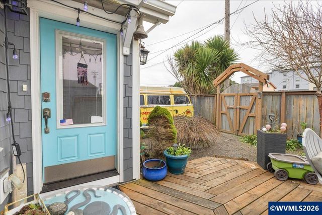 326 Highway 101, Rockaway Beach, OR 97136