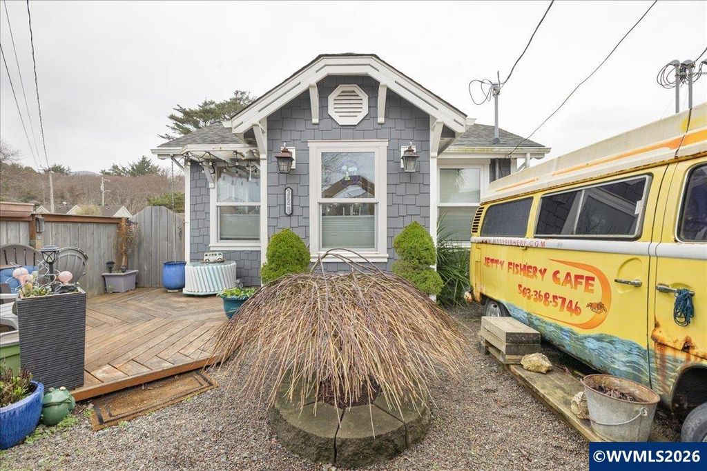 326 Highway 101, Rockaway Beach, OR 97136