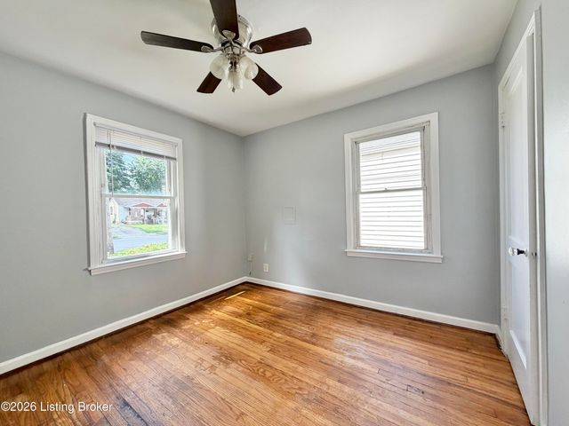 927 Beecher St, Louisville, KY 40215