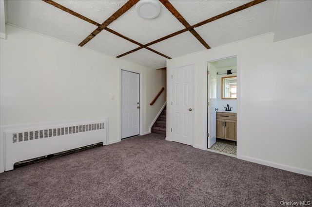 121 Pine Street, Massapequa Park, NY 11762