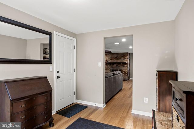 2 HOLLY DR, Medford, NJ 08055