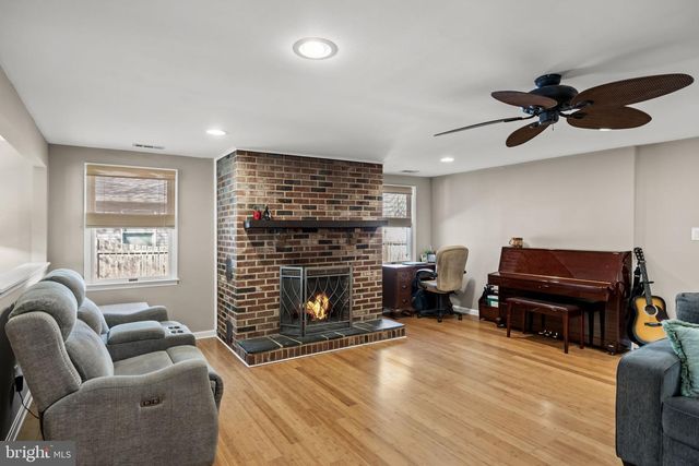 2 HOLLY DR, Medford, NJ 08055