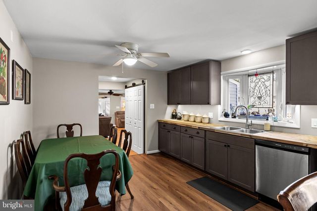 2 HOLLY DR, Medford, NJ 08055