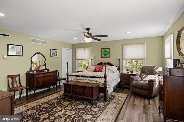 2 HOLLY DR, Medford, NJ 08055