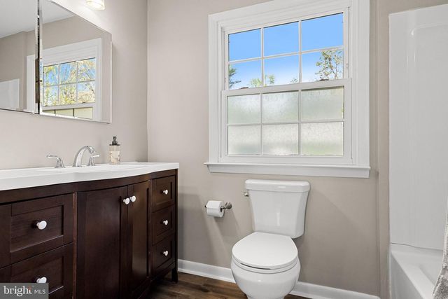 2 HOLLY DR, Medford, NJ 08055