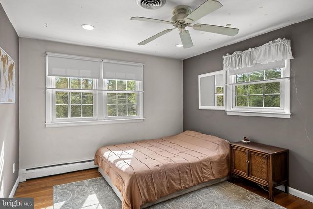 2 HOLLY DR, Medford, NJ 08055