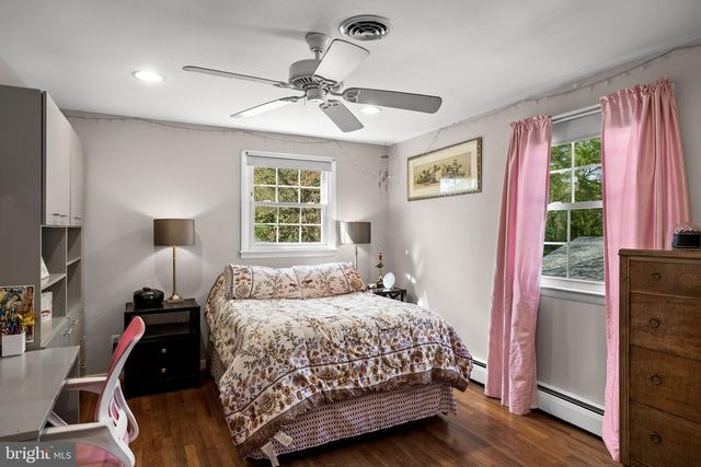 2 HOLLY DR, Medford, NJ 08055