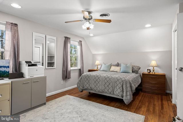 2 HOLLY DR, Medford, NJ 08055