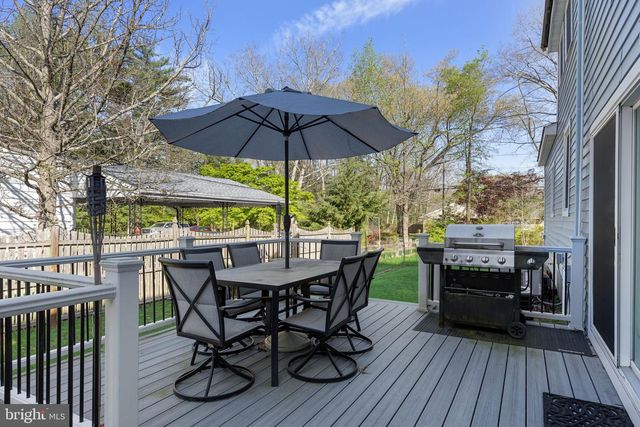 2 HOLLY DR, Medford, NJ 08055