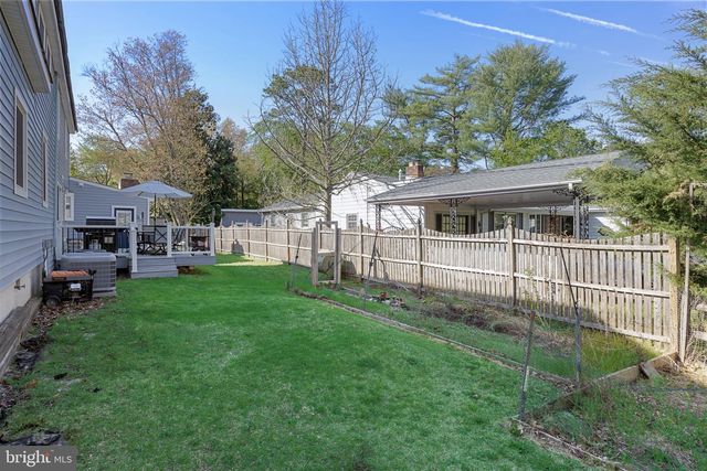 2 HOLLY DR, Medford, NJ 08055