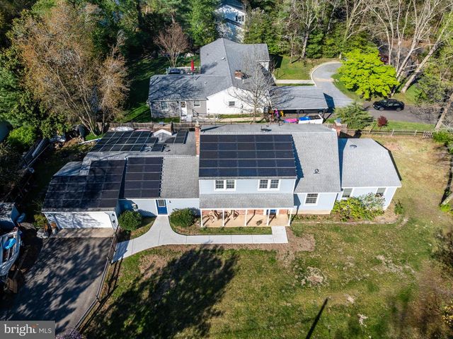 2 HOLLY DR, Medford, NJ 08055