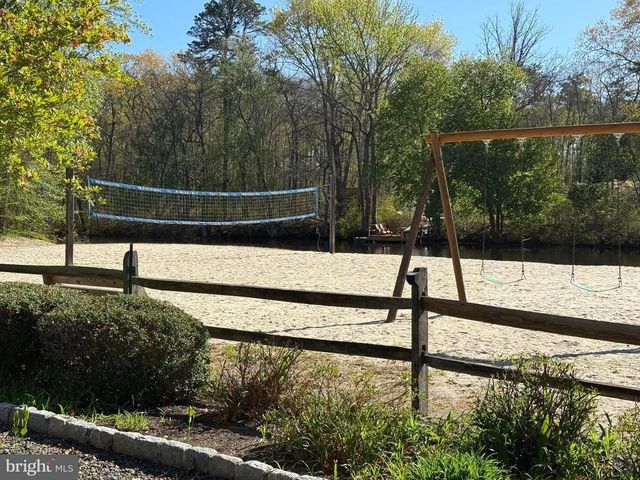 2 HOLLY DR, Medford, NJ 08055