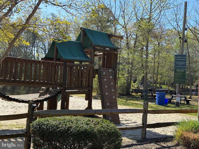 2 HOLLY DR, Medford, NJ 08055