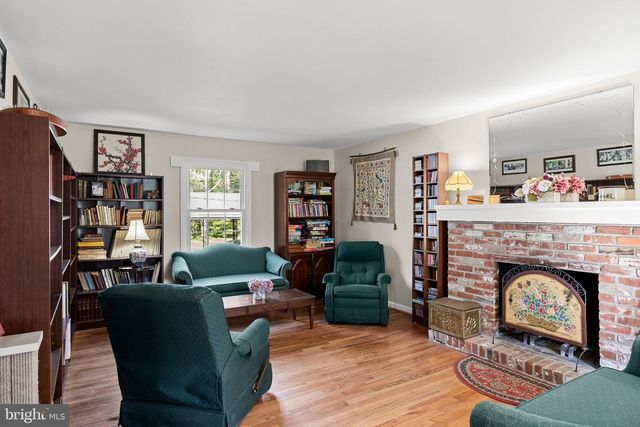 2 HOLLY DR, Medford, NJ 08055