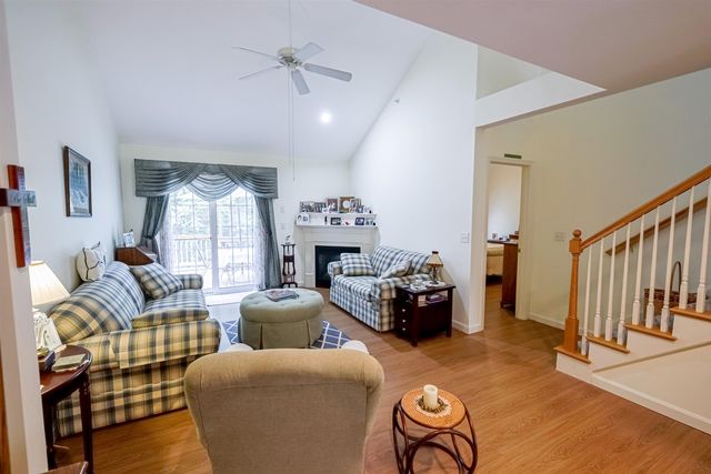 44 Penacook Terrace, Merrimack, NH 03054