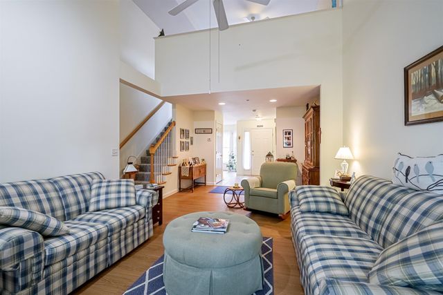 44 Penacook Terrace, Merrimack, NH 03054