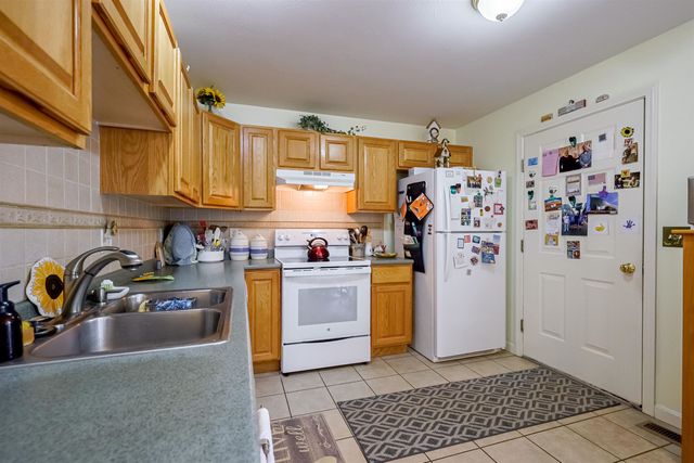 44 Penacook Terrace, Merrimack, NH 03054