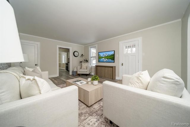 21115 East Street, Southfield, MI 48033