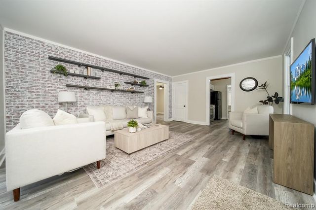 21115 East Street, Southfield, MI 48033