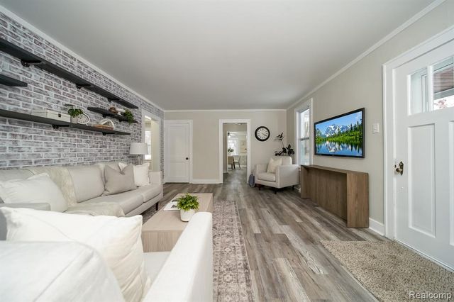 21115 East Street, Southfield, MI 48033