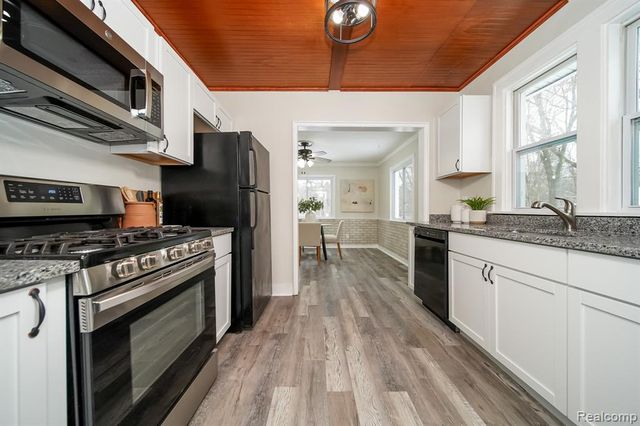 21115 East Street, Southfield, MI 48033