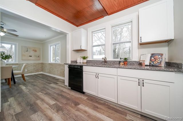 21115 East Street, Southfield, MI 48033