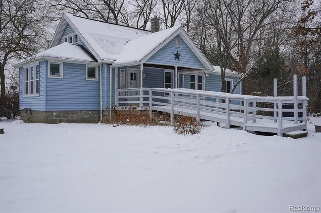 21115 East Street, Southfield, MI 48033