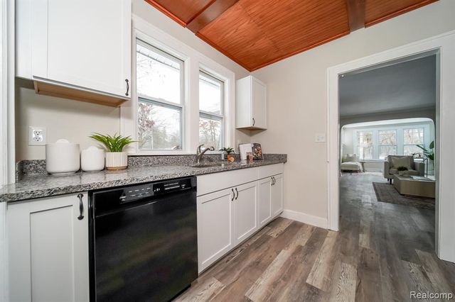 21115 East Street, Southfield, MI 48033