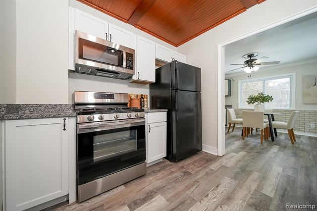 21115 East Street, Southfield, MI 48033