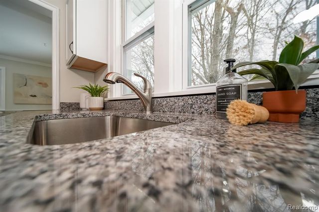 21115 East Street, Southfield, MI 48033