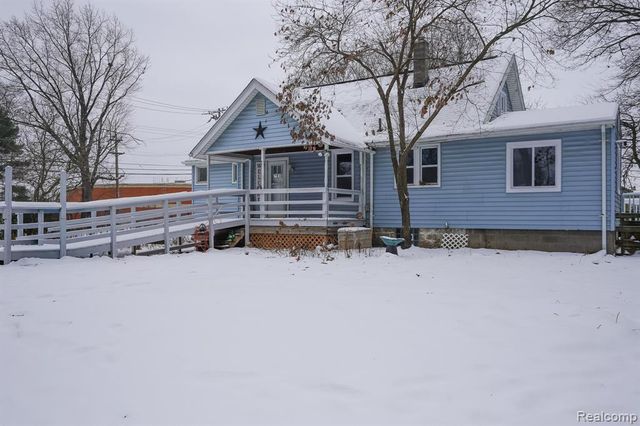 21115 East Street, Southfield, MI 48033