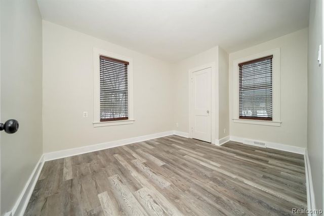 21115 East Street, Southfield, MI 48033