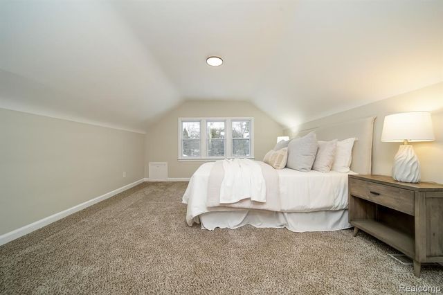 21115 East Street, Southfield, MI 48033