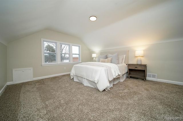 21115 East Street, Southfield, MI 48033