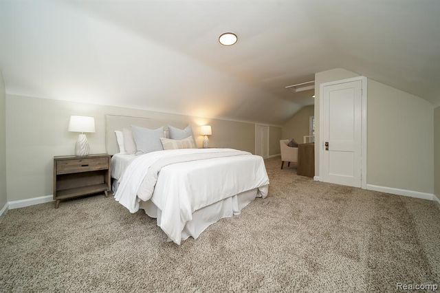 21115 East Street, Southfield, MI 48033