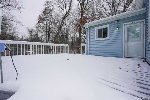 21115 East Street, Southfield, MI 48033