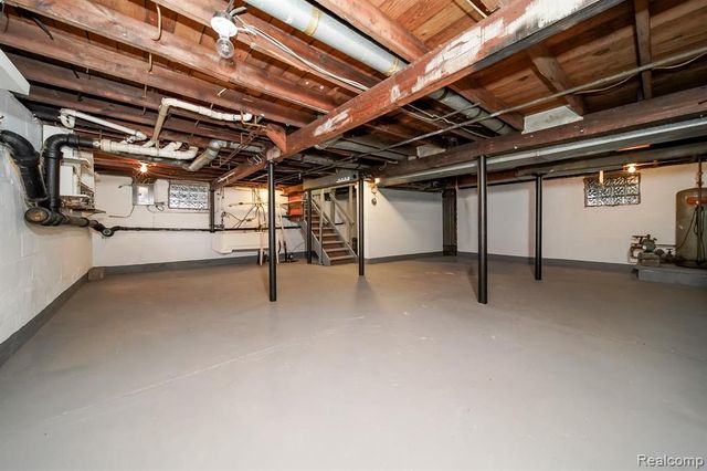 21115 East Street, Southfield, MI 48033