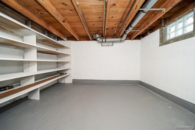 21115 East Street, Southfield, MI 48033